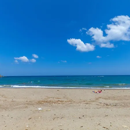 Beachfront Apts, βy Idealstay Experience *